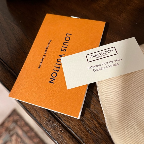 Louis Vuitton pouch - Picture 13 of 15